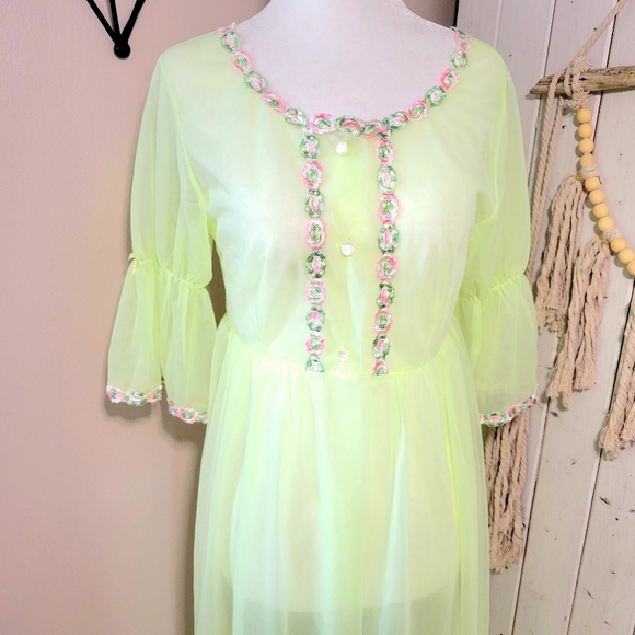 50's FEMININE DRESSING GOWN FLORAL LEMON LIME YELLOW - Picture 8 of 14